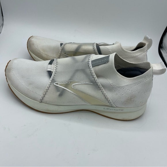 Brooks Levitate 4 Womens Running Athletic Shoes Knit Sz 12 Pull On White Low top - Picture 6 of 6
